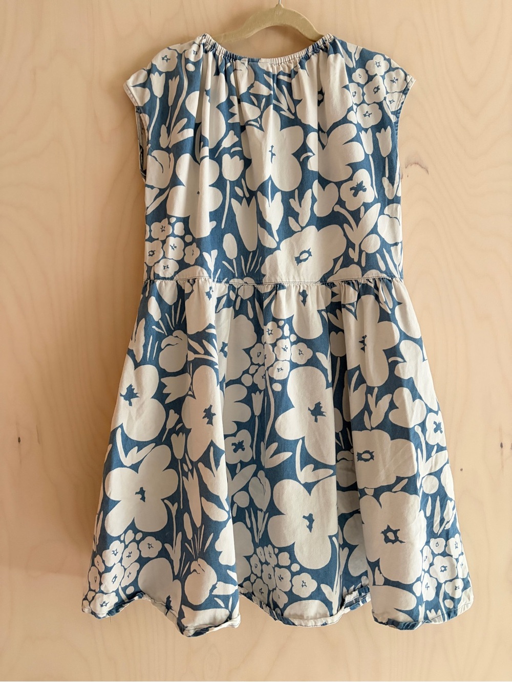 Marimekko Blue and White Floral Casual Girls Dress - Picture 4 of 5